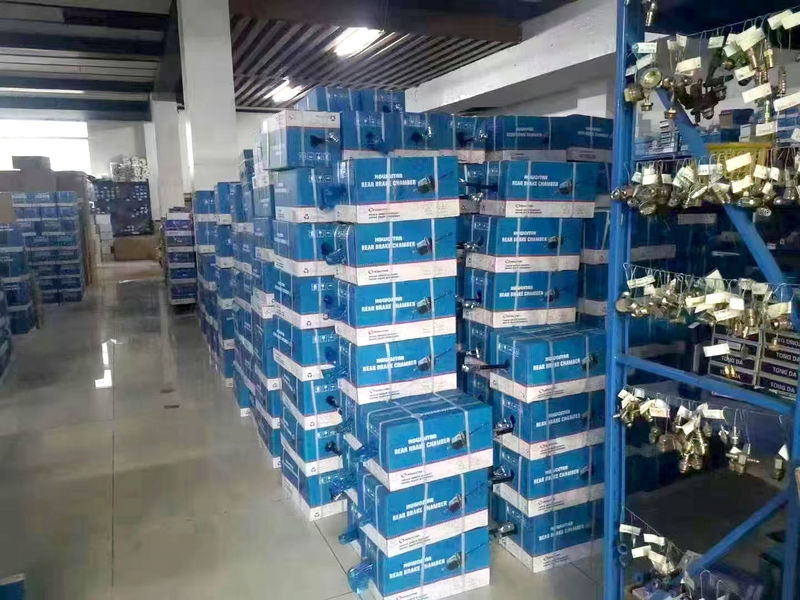 JINAN HOWOSTAR AUTO PARTS CO.,LTD ligne de production en usine